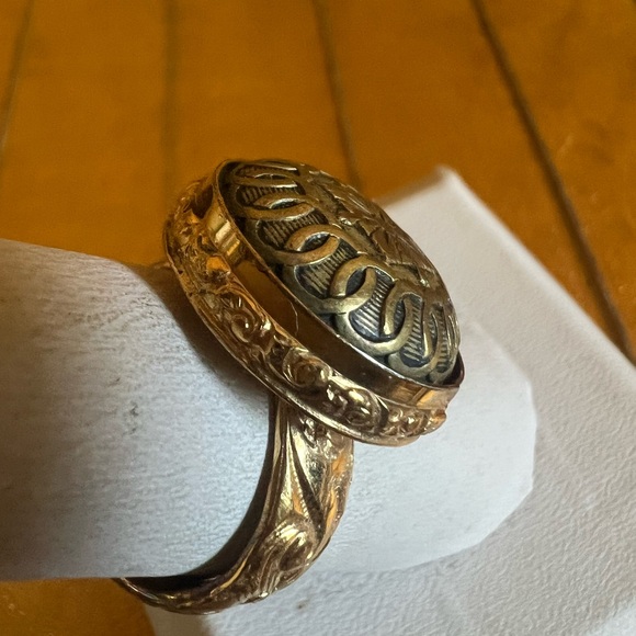 Vtg Italian antique women’s button ring signet ring Venice, Italy - Picture 6 of 15